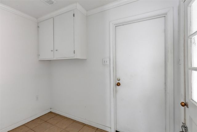 814 Oak Leaf Street, La Porte, TX 77571