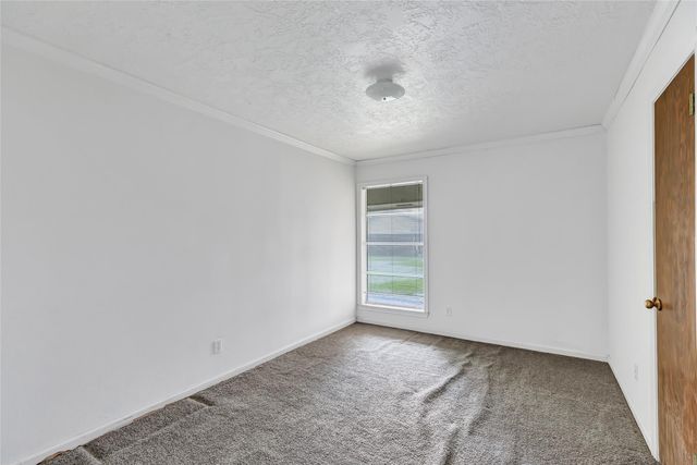 814 Oak Leaf Street, La Porte, TX 77571