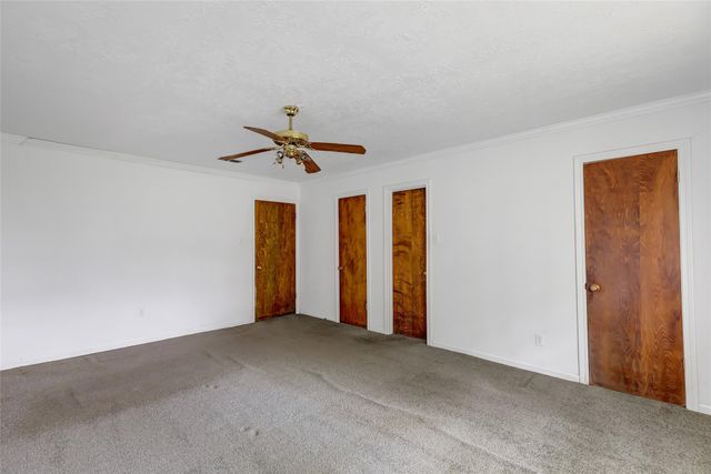 814 Oak Leaf Street, La Porte, TX 77571