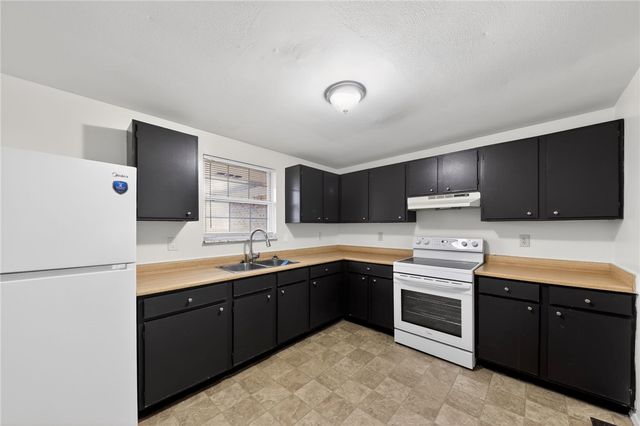 6070 Charlesgate Road, Huber Heights, OH 45424