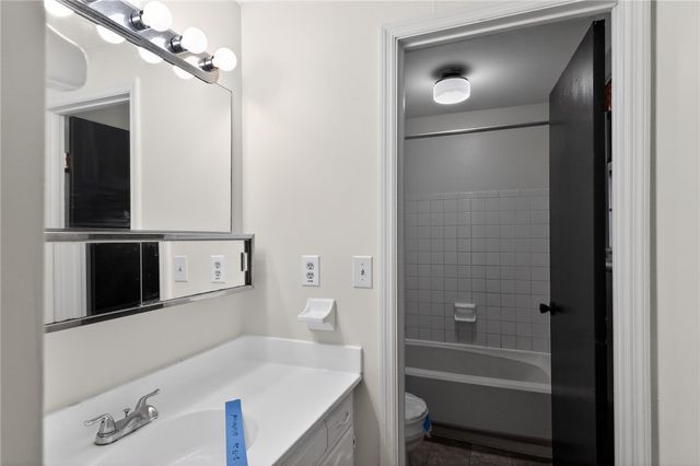 6070 Charlesgate Road, Huber Heights, OH 45424