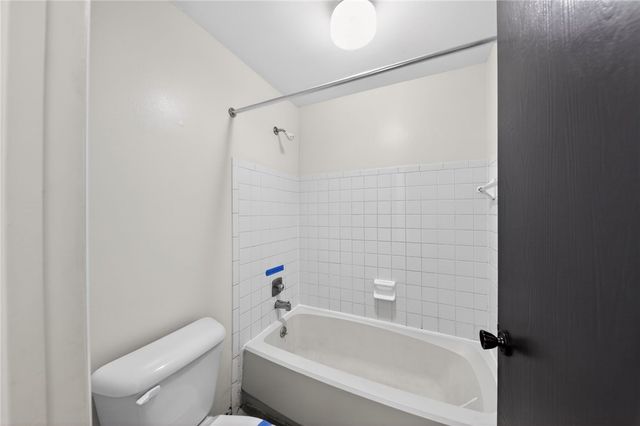 6070 Charlesgate Road, Huber Heights, OH 45424