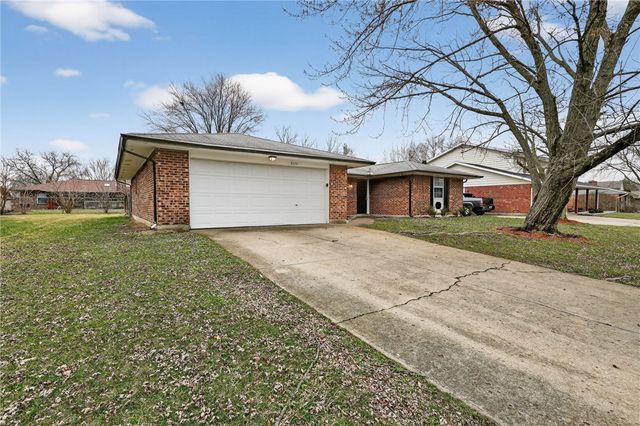 6070 Charlesgate Road, Huber Heights, OH 45424