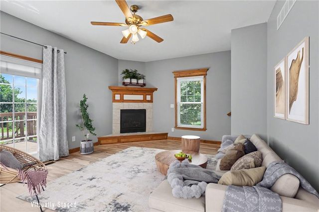 809 E 13th Street, Eudora, KS 66025