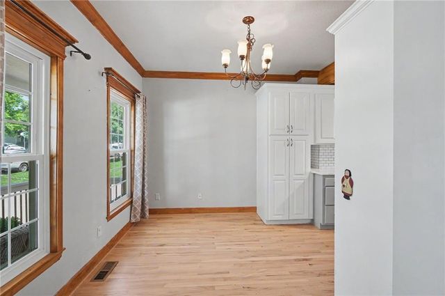 809 E 13th Street, Eudora, KS 66025