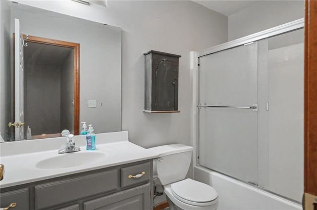 809 E 13th Street, Eudora, KS 66025