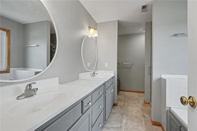 809 E 13th Street, Eudora, KS 66025