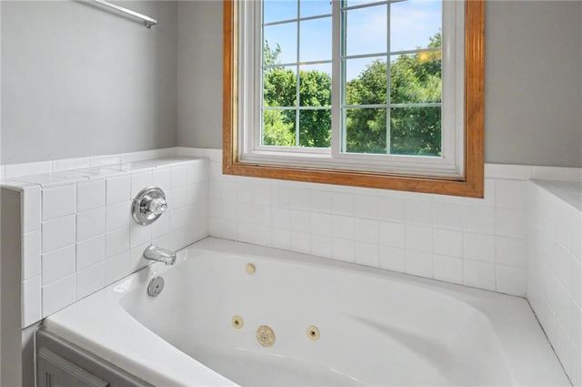 809 E 13th Street, Eudora, KS 66025