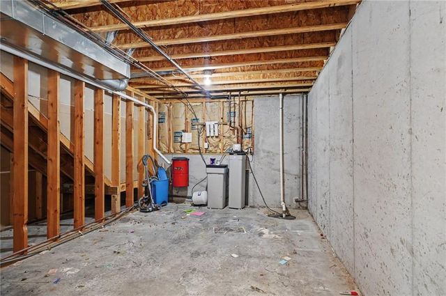 809 E 13th Street, Eudora, KS 66025