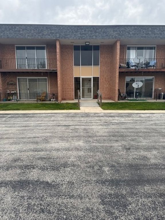 18340 CHERRY CREEK Drive 7, Homewood, IL 60430