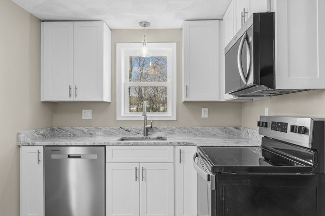 246 Winthrop St, Rehoboth, MA 02769