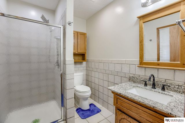 1611 N 150th Plaza, Omaha, NE 68154