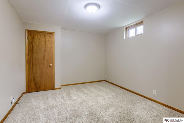 1611 N 150th Plaza, Omaha, NE 68154