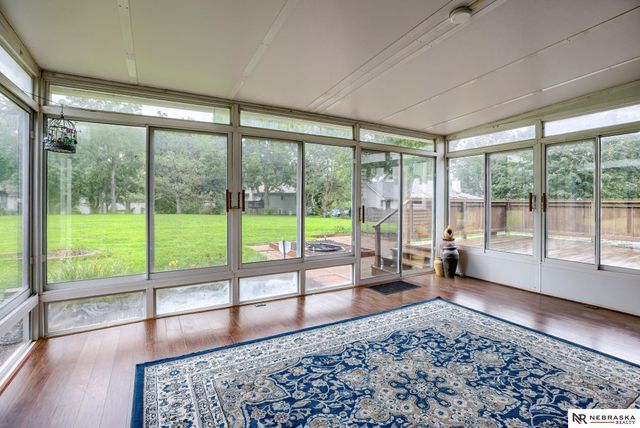 1611 N 150th Plaza, Omaha, NE 68154