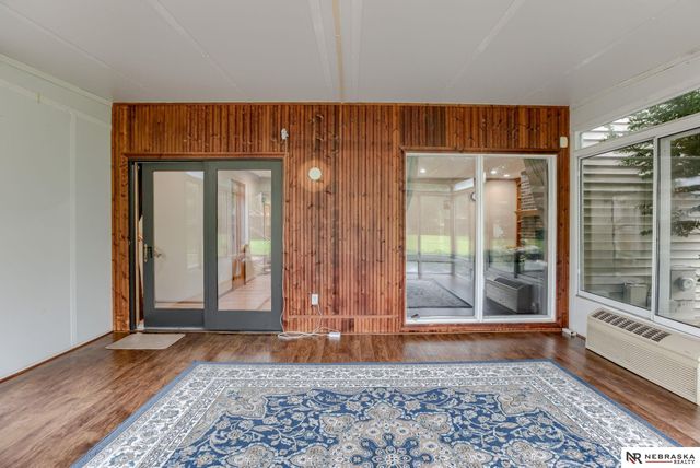 1611 N 150th Plaza, Omaha, NE 68154