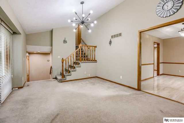 1611 N 150th Plaza, Omaha, NE 68154