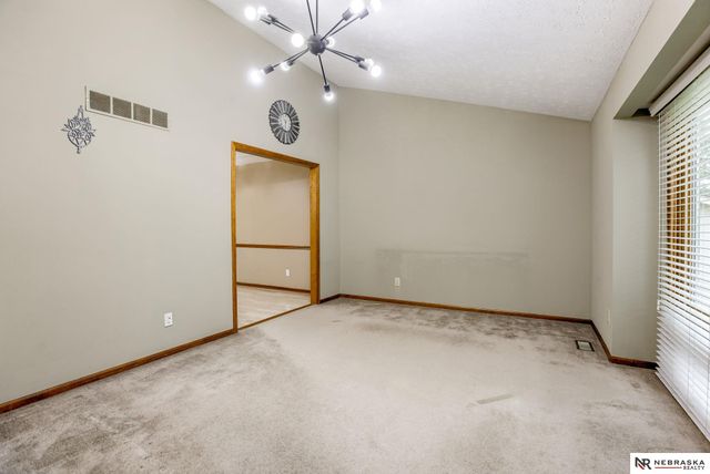 1611 N 150th Plaza, Omaha, NE 68154