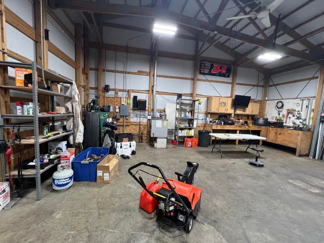 8855 E 93rd Avenue, Crown Point, IN 46307