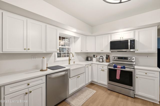 3500 Pinecone Cir, Louisville, KY 40241