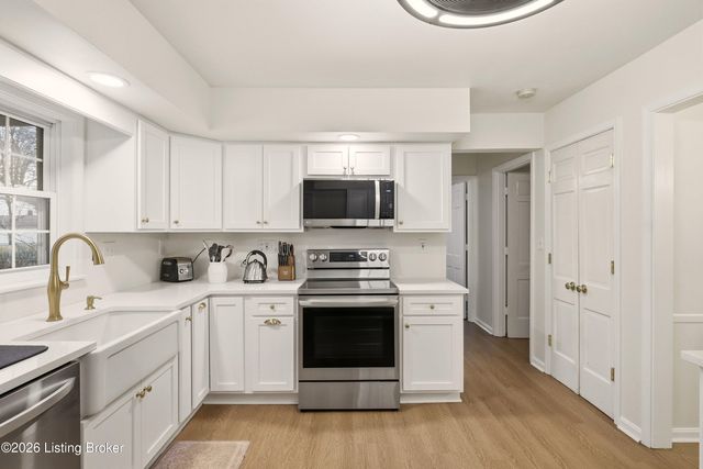 3500 Pinecone Cir, Louisville, KY 40241