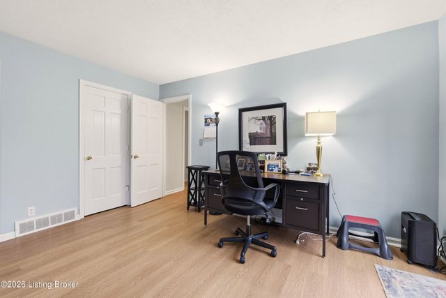 3500 Pinecone Cir, Louisville, KY 40241