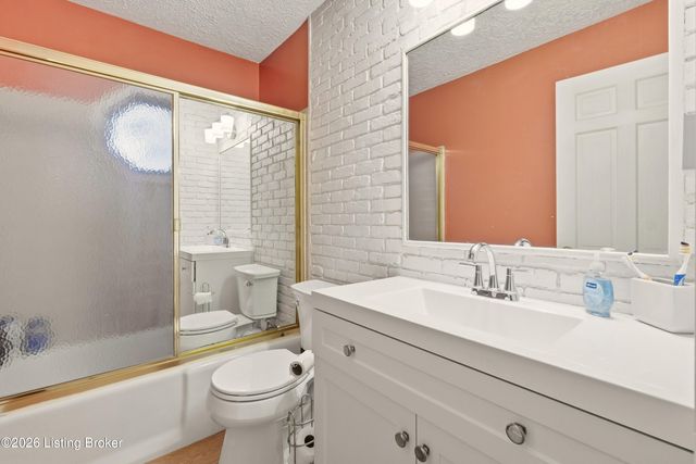 3500 Pinecone Cir, Louisville, KY 40241