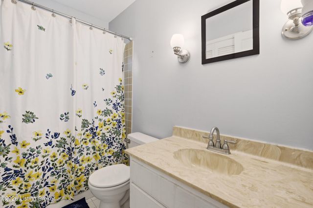 3500 Pinecone Cir, Louisville, KY 40241