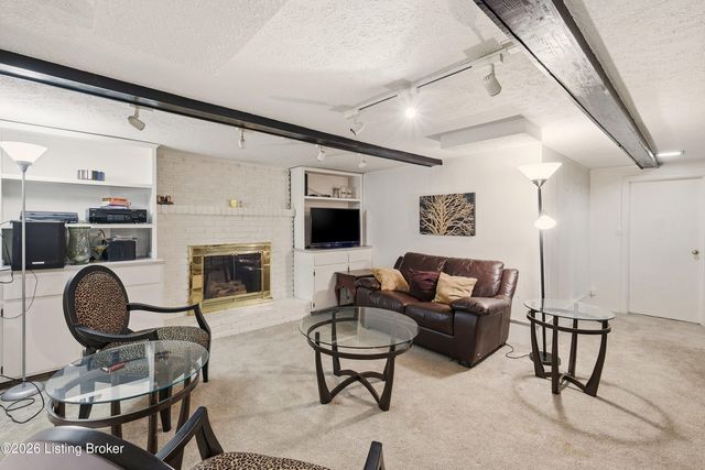 3500 Pinecone Cir, Louisville, KY 40241