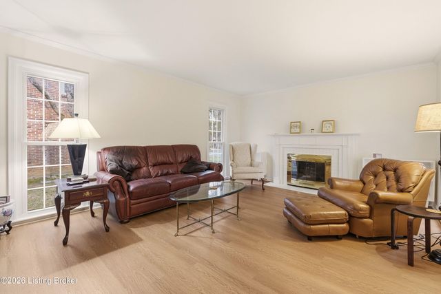 3500 Pinecone Cir, Louisville, KY 40241