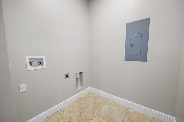 8848 BOGAERT DRIVE, Groveland, FL 34736