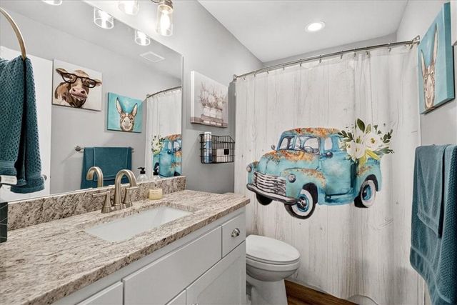 710 Ridge Crest Drive, Raymore, MO 64083