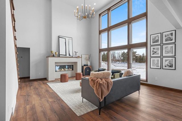 302 LANSDOWNE STREET, De Pere, WI 54115