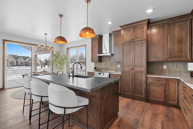 302 LANSDOWNE STREET, De Pere, WI 54115