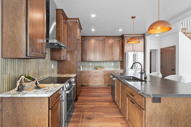 302 LANSDOWNE STREET, De Pere, WI 54115