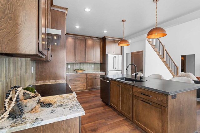 302 LANSDOWNE STREET, De Pere, WI 54115