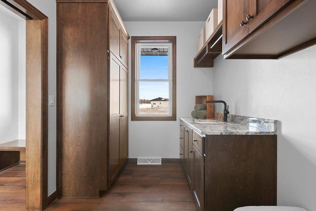 302 LANSDOWNE STREET, De Pere, WI 54115