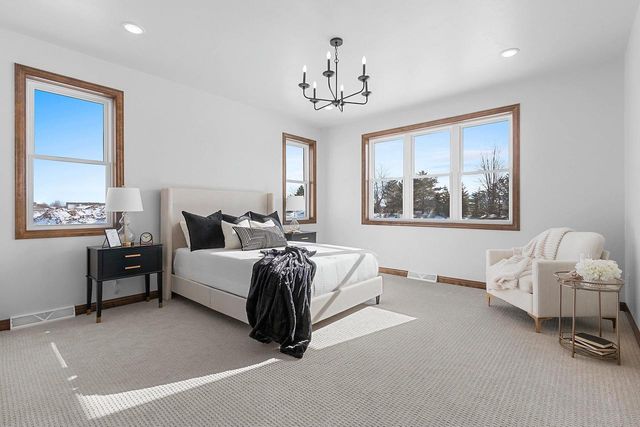 302 LANSDOWNE STREET, De Pere, WI 54115