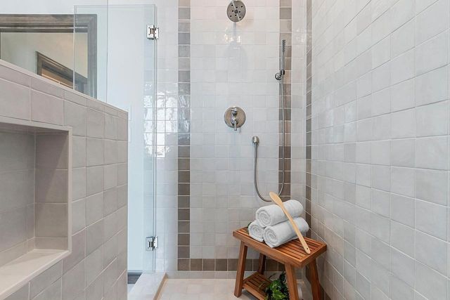 302 LANSDOWNE STREET, De Pere, WI 54115