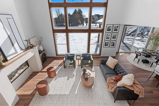 302 LANSDOWNE STREET, De Pere, WI 54115