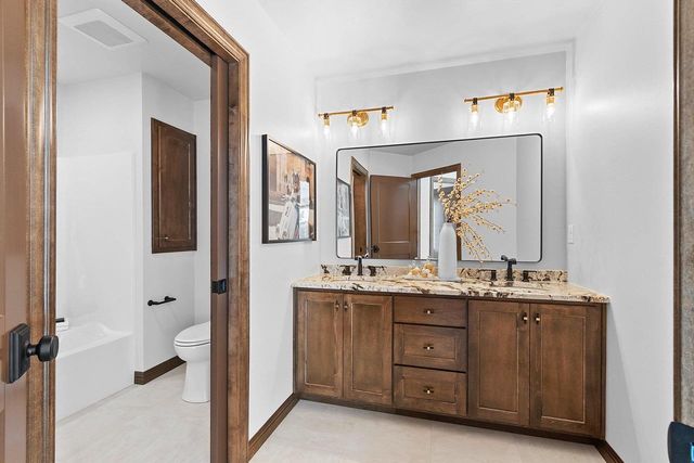 302 LANSDOWNE STREET, De Pere, WI 54115