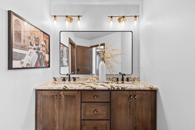 302 LANSDOWNE STREET, De Pere, WI 54115