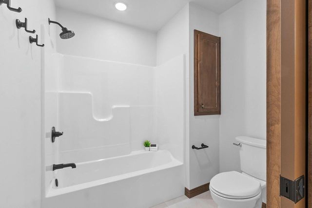 302 LANSDOWNE STREET, De Pere, WI 54115