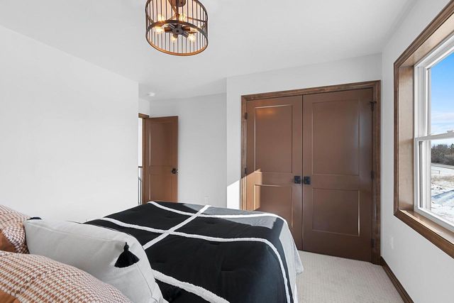 302 LANSDOWNE STREET, De Pere, WI 54115