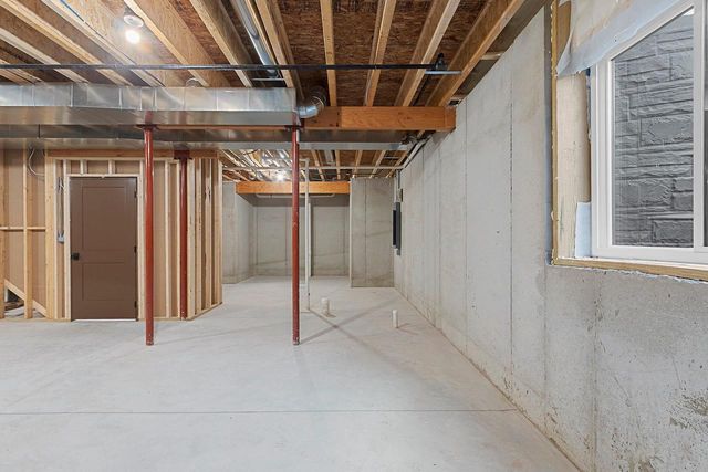 302 LANSDOWNE STREET, De Pere, WI 54115