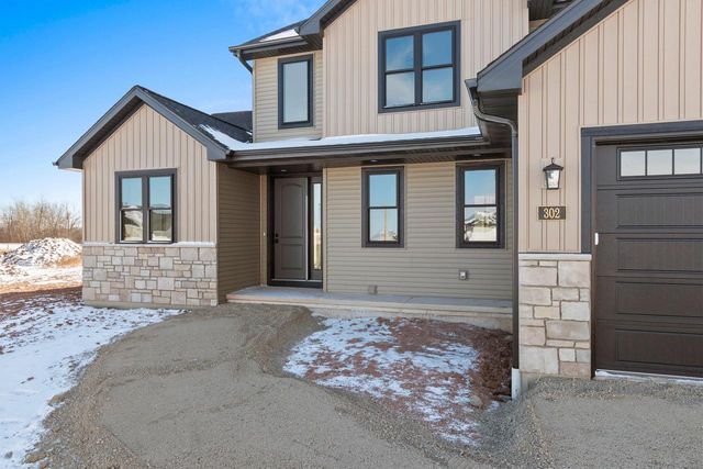 302 LANSDOWNE STREET, De Pere, WI 54115