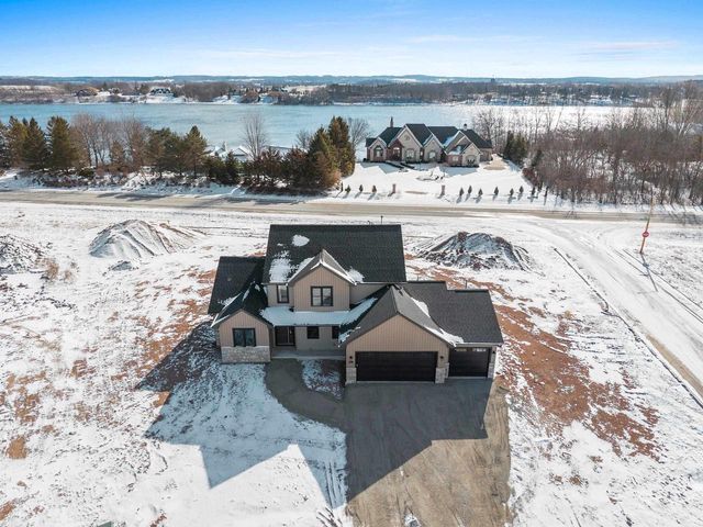 302 LANSDOWNE STREET, De Pere, WI 54115