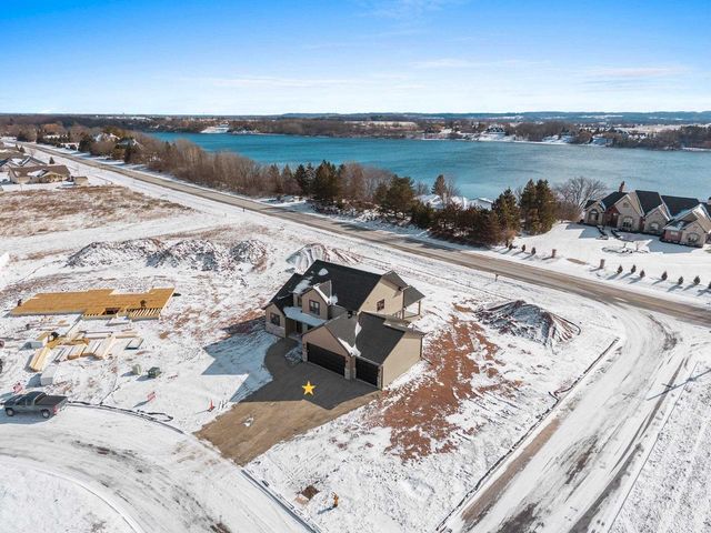 302 LANSDOWNE STREET, De Pere, WI 54115