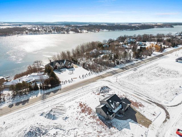 302 LANSDOWNE STREET, De Pere, WI 54115