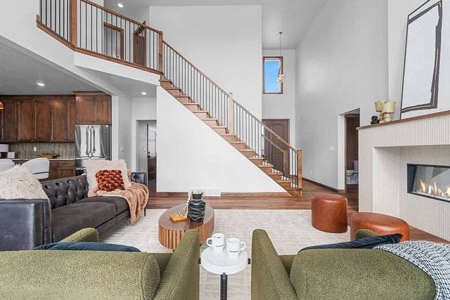 302 LANSDOWNE STREET, De Pere, WI 54115