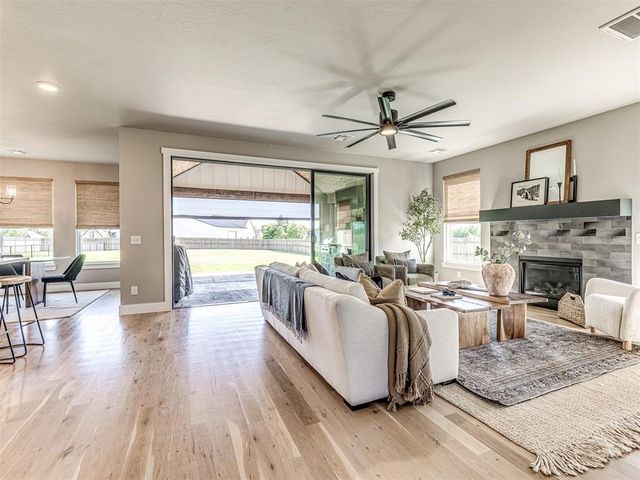 280 Old Farm Road, Edmond, OK 73034